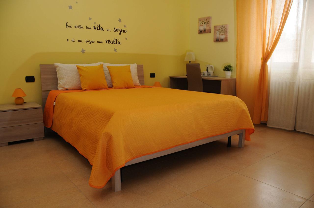 Color House Malpensa B&B Cassano Magnago Exterior foto